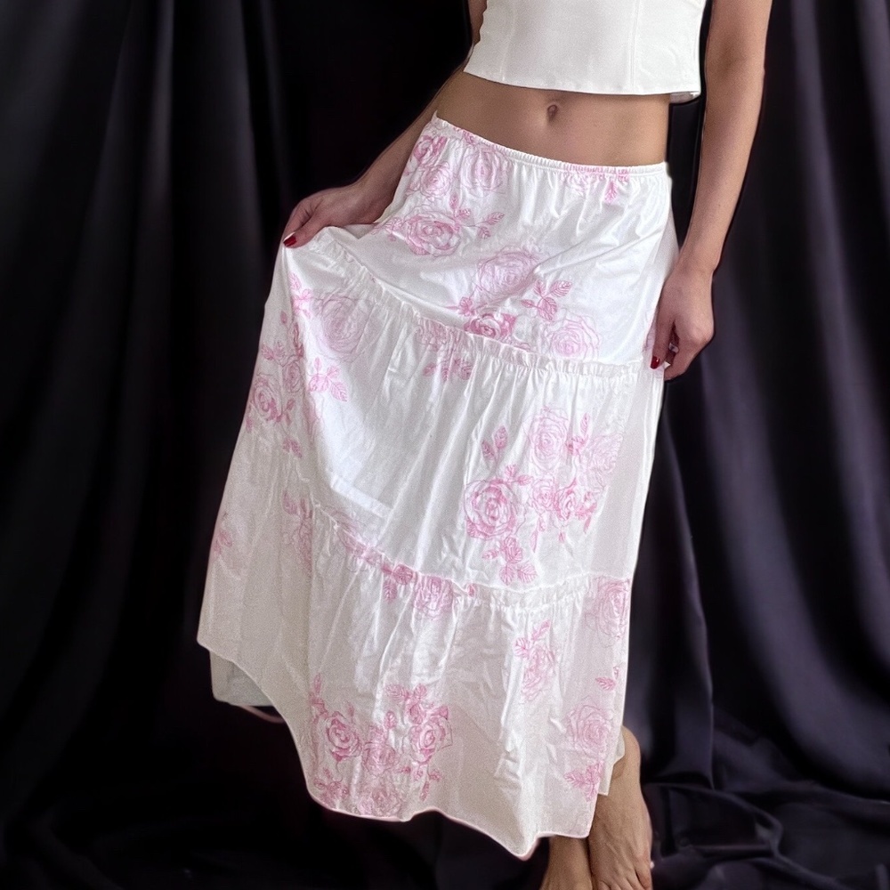 White Cotton Maxi Skirt with Pink Embroidered Roses Size Small